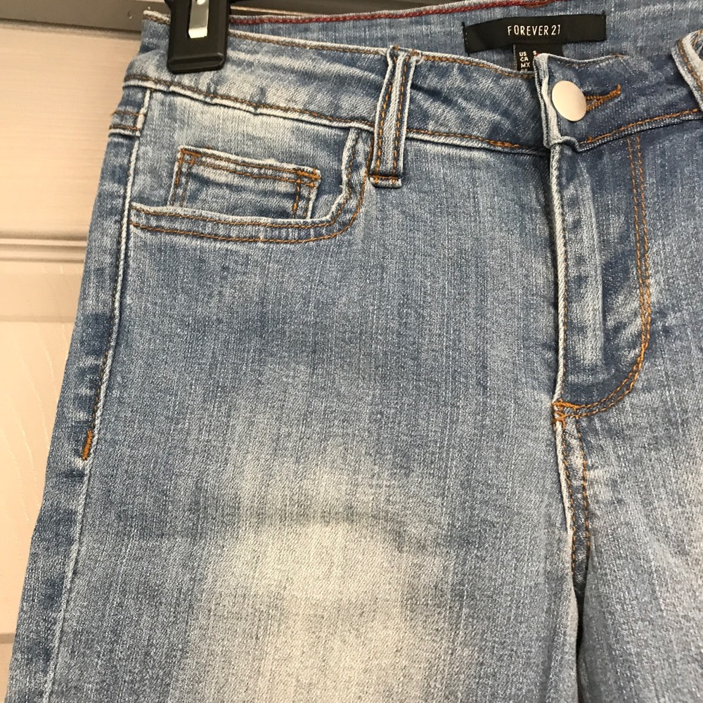 NEW. NWT DISTRESSED JEANS. Small. - Picture 6 of 7
